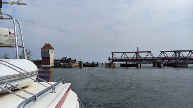 Blick von Molly auf eine Brücke