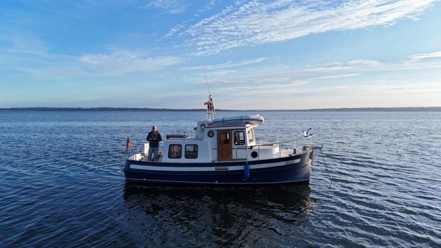 Molly auf dem Meer von vorn
